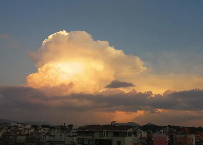 Collective Harmony 3 Bedroom Ideal For Business & Groups *