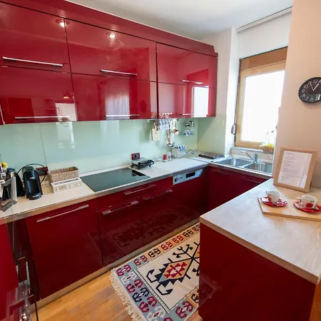 Apartment Lovely 3 Bedroom Across Tanners' Bridge, Sleeps 8 *