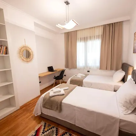 Apartment Lovely 3 Bedroom Across Tanners' Bridge, Sleeps 8