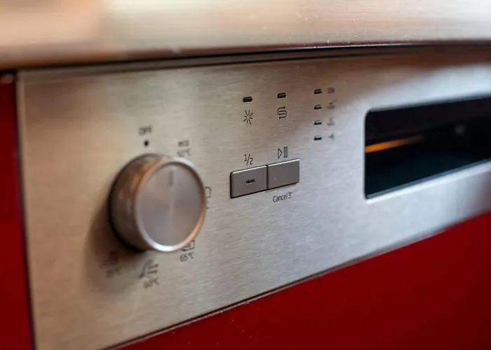 Collective Harmony 3 Bedroom Ideal For Business & Groups * Tiran